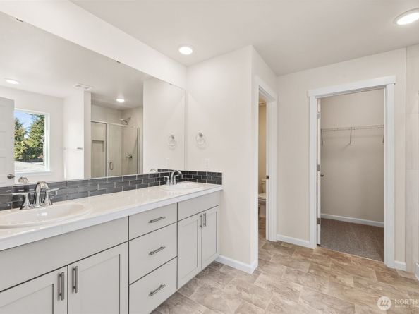 26910 30th Place S 39, Kent WA 98032