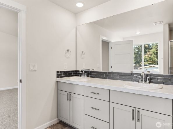 26910 30th Place S 39, Kent WA 98032