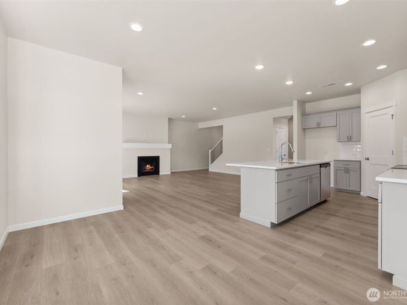 26910 30th Place S 39, Kent WA 98032
