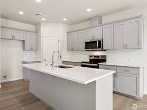 26910 30th Place S 39, Kent WA 98032
