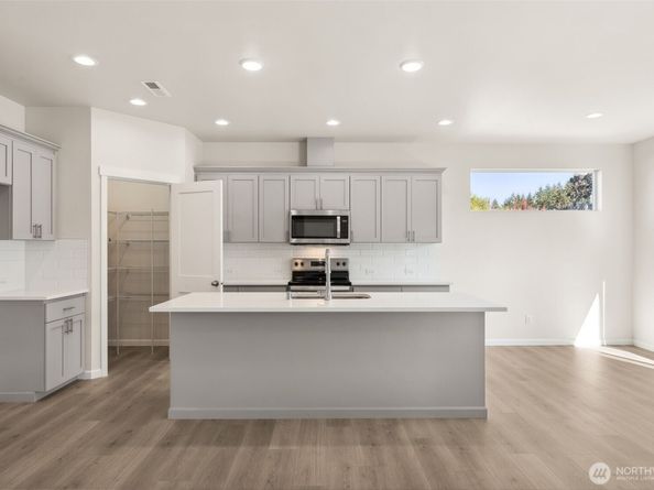 26910 30th Place S 39, Kent WA 98032