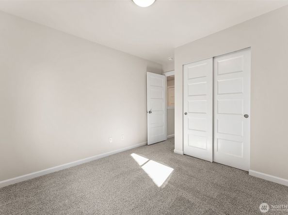 26910 30th Place S 39, Kent WA 98032