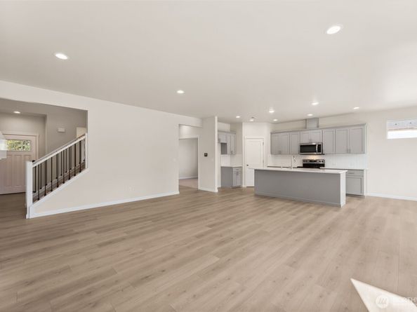 26910 30th Place S 39, Kent WA 98032