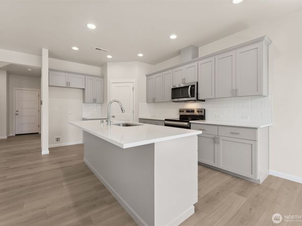 26910 30th Place S 39, Kent WA 98032