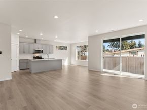 26910 30th Place S 39, Kent WA 98032