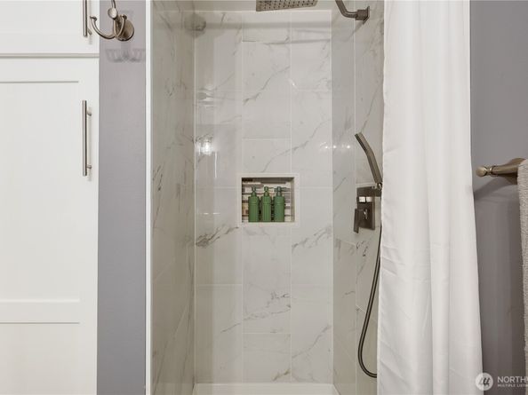4026 Stone Way N 501, Seattle WA 98103