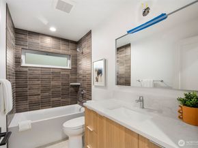 4123 B Chilberg Avenue SW, Seattle WA 98116