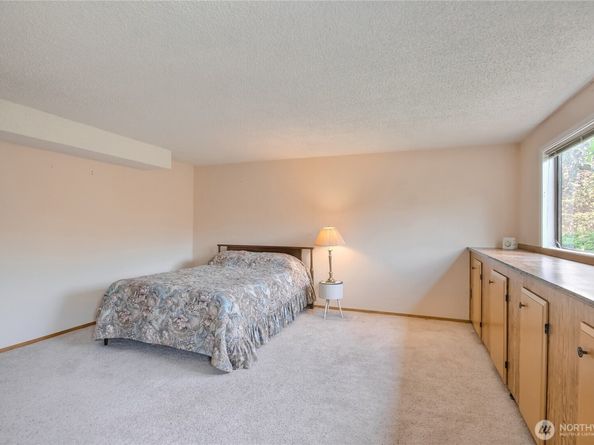 10812 101st Avenue NE, Kirkland WA 98033