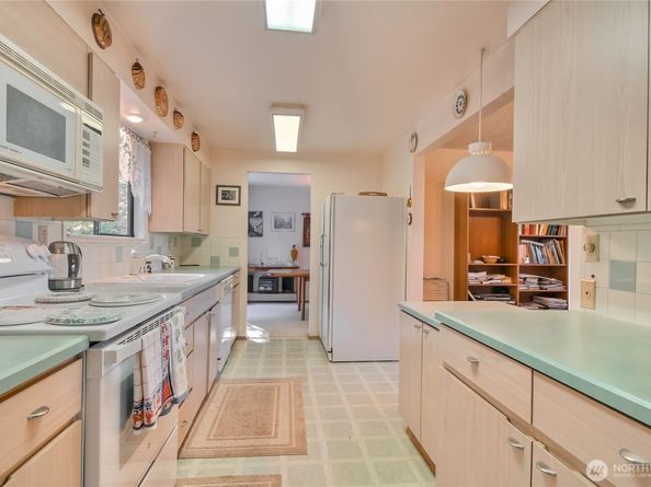 10812 101st Avenue NE, Kirkland WA 98033