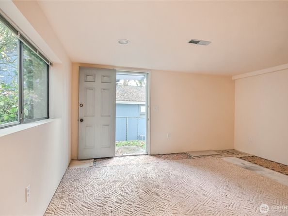 10812 101st Avenue NE, Kirkland WA 98033