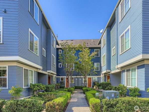 838 4th Avenue NE, Issaquah WA 98029