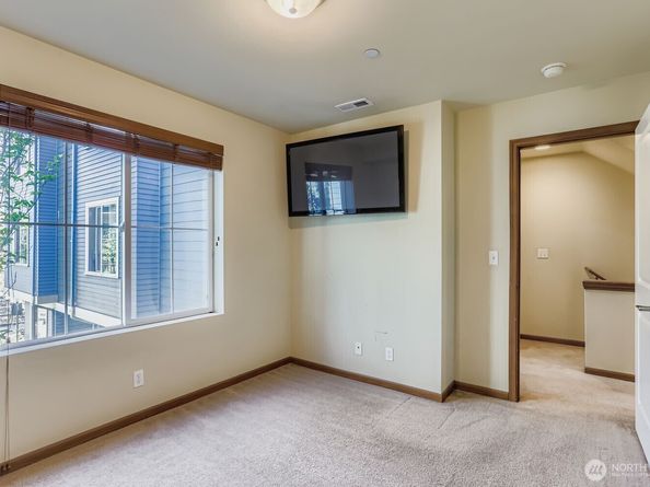 838 4th Avenue NE, Issaquah WA 98029