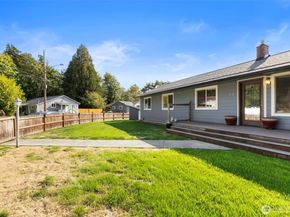 212 Willow Street, Bremerton WA 98310
