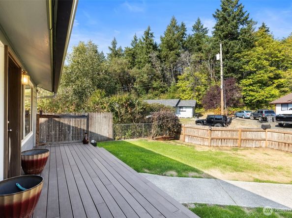 212 Willow Street, Bremerton WA 98310