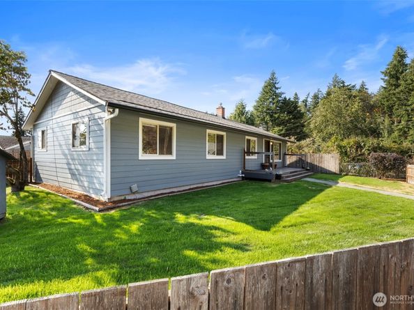 212 Willow Street, Bremerton WA 98310