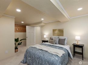 212 Willow Street, Bremerton WA 98310