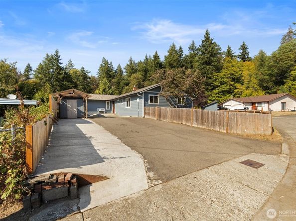 212 Willow Street, Bremerton WA 98310