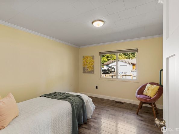 212 Willow Street, Bremerton WA 98310