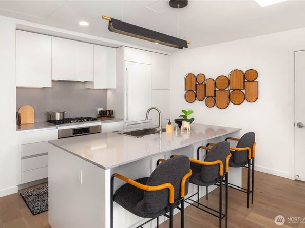 10232 NE 10th Street 308, Bellevue WA 98004