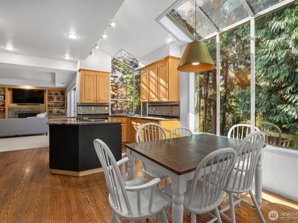 33349 12th Avenue SW, Federal Way WA 98023
