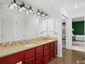 33349 12th Avenue SW, Federal Way WA 98023