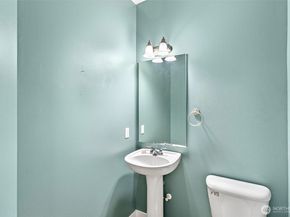 1233 160th Street SW, Lynnwood WA 98087