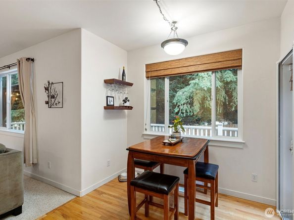 1233 160th Street SW, Lynnwood WA 98087