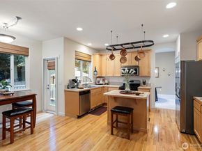 1233 160th Street SW, Lynnwood WA 98087