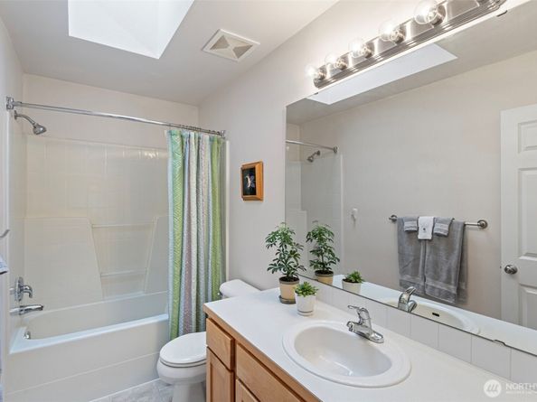 1233 160th Street SW, Lynnwood WA 98087