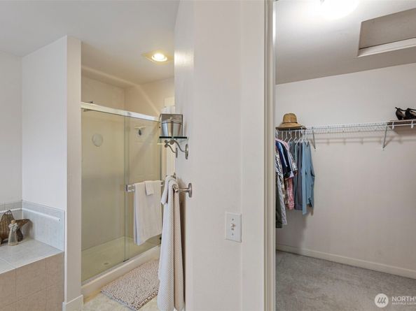 1233 160th Street SW, Lynnwood WA 98087