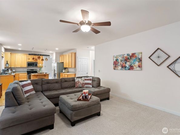 1233 160th Street SW, Lynnwood WA 98087