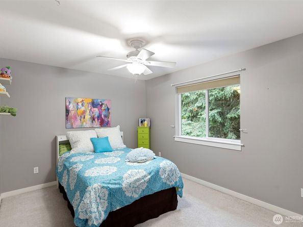 1233 160th Street SW, Lynnwood WA 98087