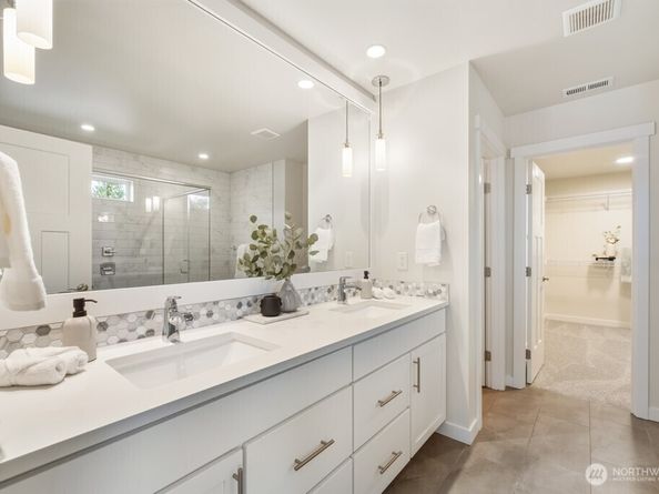 19407 121st Place SE, Kent WA 98031