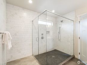 19407 121st Place SE, Kent WA 98031