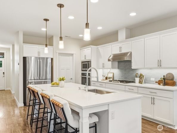 19407 121st Place SE, Kent WA 98031