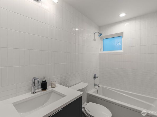 315 B NW 86th Street B, Seattle WA 98117