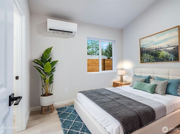 12531 25th Avenue NE Unit A, Seattle WA 98125