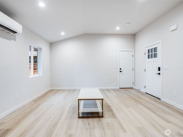 12531 25th Avenue NE Unit A, Seattle WA 98125