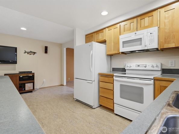 1808 Riverview Drive NE, Auburn WA 98002