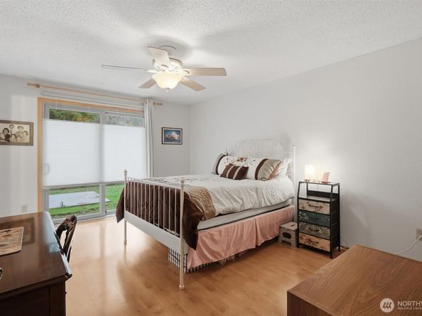 1808 Riverview Drive NE, Auburn WA 98002