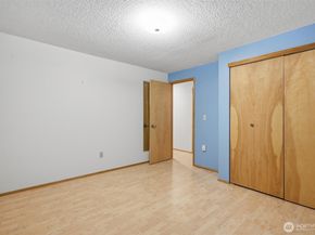 1808 Riverview Drive NE, Auburn WA 98002