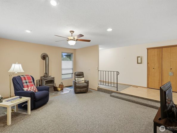 1808 Riverview Drive NE, Auburn WA 98002