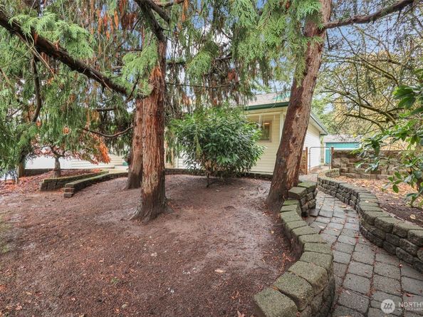 1808 Riverview Drive NE, Auburn WA 98002