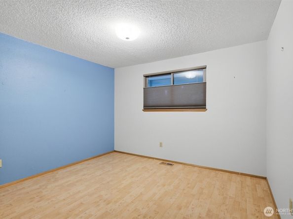 1808 Riverview Drive NE, Auburn WA 98002