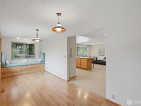 1808 Riverview Drive NE, Auburn WA 98002