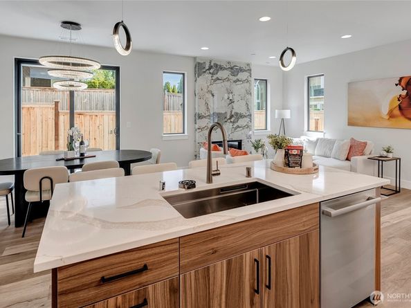 21403 39th Drive SE B, Bothell WA 98021