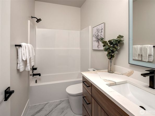 21403 39th Drive SE B, Bothell WA 98021