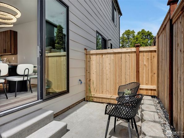 21403 39th Drive SE B, Bothell WA 98021