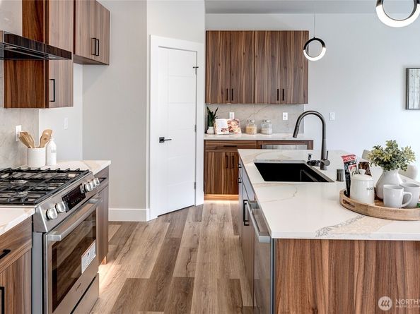 21403 39th Drive SE B, Bothell WA 98021