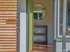 23901 59th Place W, Lake Forest Park WA 98043